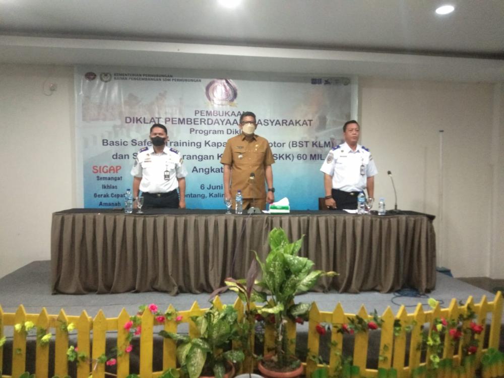 Dibuka Wali Kota Basri, 100 Nelayan Bontang Ikuti Diklat BST dan SKK 60 Mil