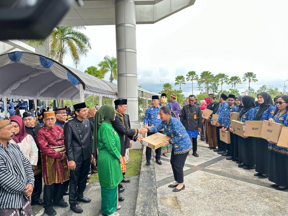 Wali Kota Neni Rencanakan Bantuan Laptop bagi 2.000 Guru Swasta