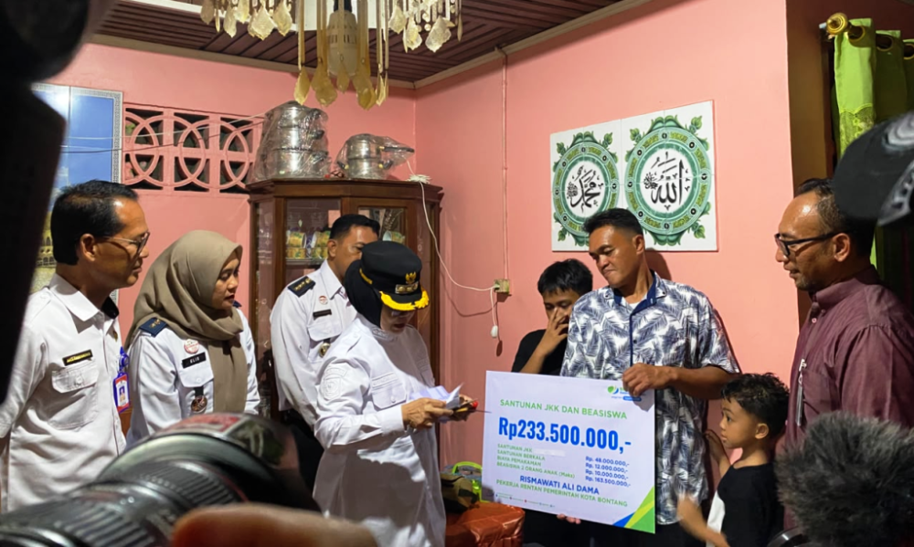 Antar Kue Saat Subuh, Pedagang UMKM Bontang Tewas Kecelakaan, Keluarga Terima Santunan Rp233,5 Juta
