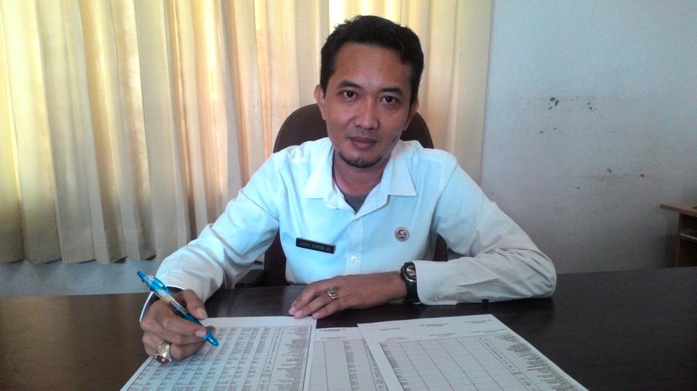 KEMARAU PANJANG SEBABKAN HARGA CABAI MELONJAK