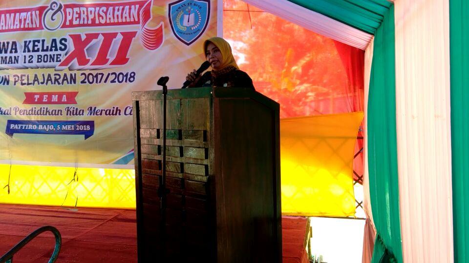 Gelar Acara Penamatan, Kepala SMAN 12 Bone Ajak Semua Pihak Berkolaborasi