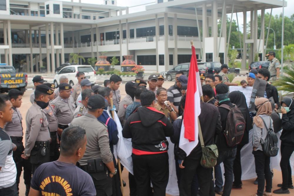 Demo Mahasiswa di Dewan Terkendala Surat, Pedemo Dijanjikan Bertemu Pekan Depan