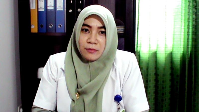 MENGENAL LEBIH DEKAT DOKTER CANTIK INTAN PERMINASARI
