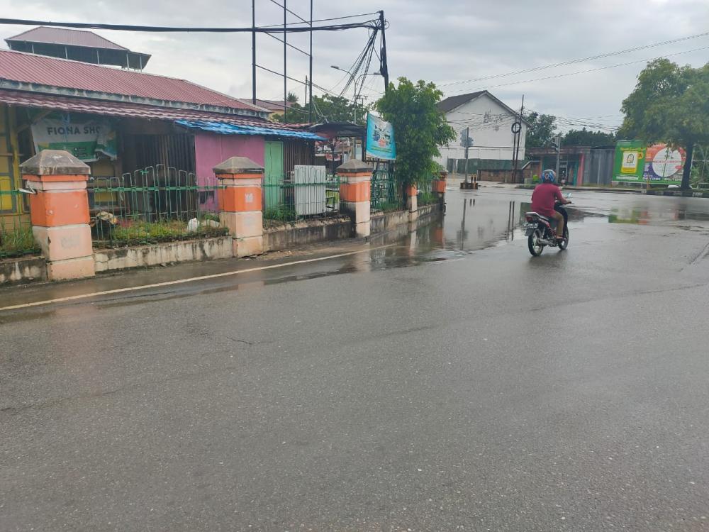 Warga Tanjung Laut Diresahkan Genangan Air di Jalan, Minta Pemkot Bontang Peka
