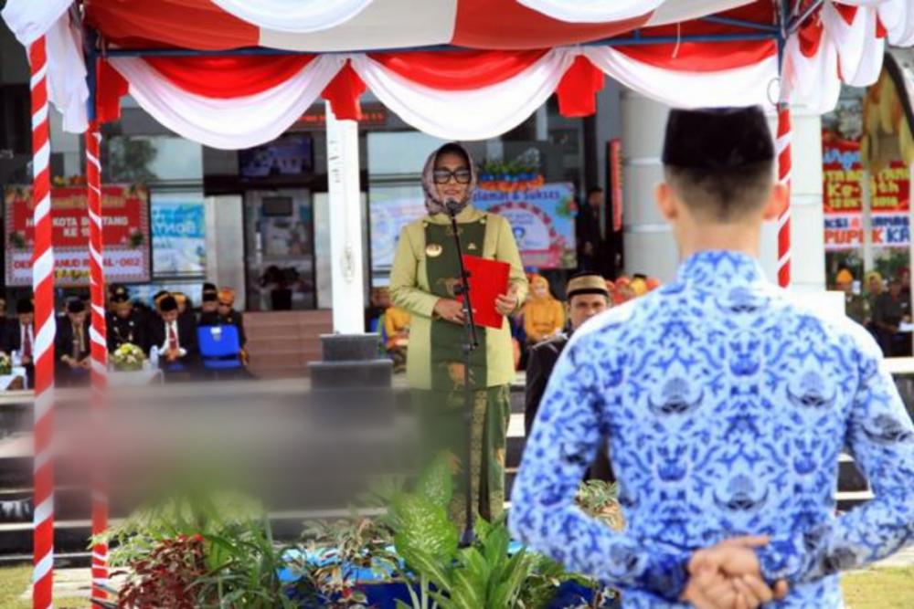 Neni Ajak Warga Bahu Membahu Bangun Bontang