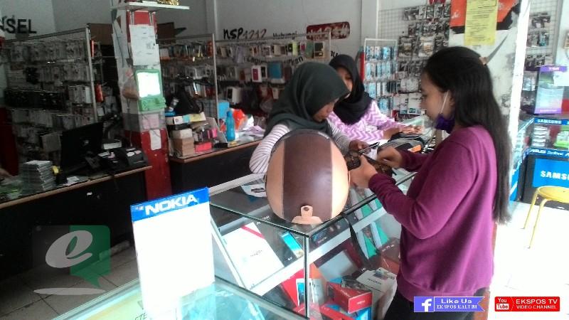 PONSEL ANDROID MELENGGANG MULUS DI HATI PEMBELI
