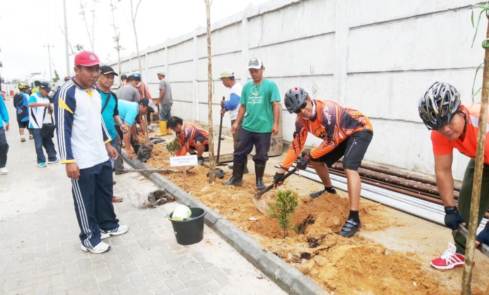 JUMAT BERSIH: BASRI RASE, YANG KAMI LAKUKAN SAAT INI  AKSI NYATA, BUKAN SEKEDAR BICARA