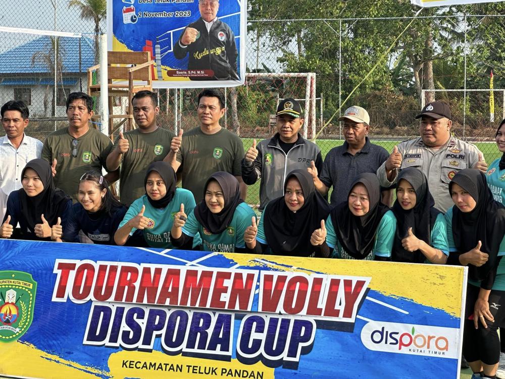 Ketua DPRD Kutim Joni Buka Turnamen Voli Dispora Cup