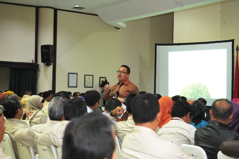 Memasuki Era Disrupsi, Rhenald Kasali Berikan Motivasi Karyawan Pupuk Kaltim