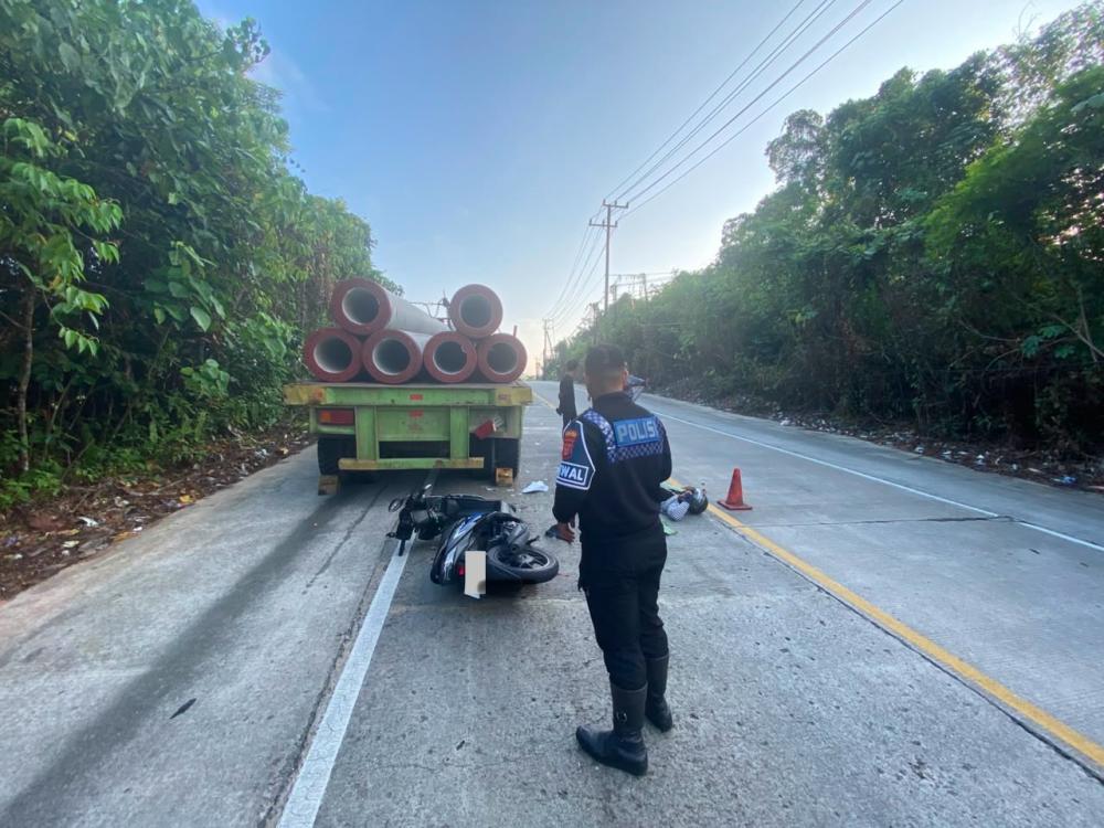 Pengendara Motor Tewas Tabrak Truk Mogok di Poros Sangatta–Bontang, Diduga Terkendala Kabut