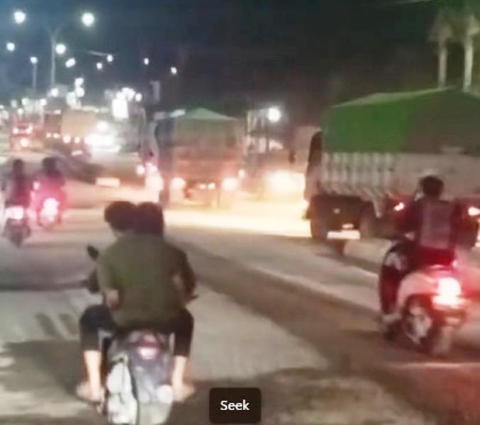 Viral Truk Lawan Arus di Batu Kajang Kaltim