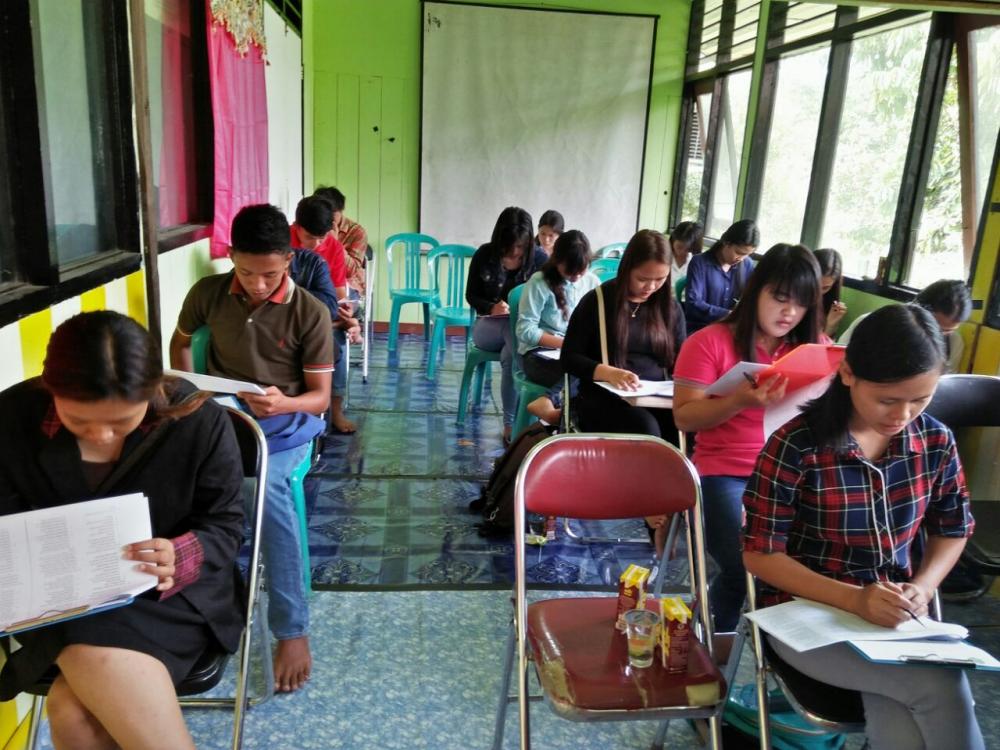 Persiapkan Tenaga Ahli untuk Rumah Sakit, Pemkab Mahulu Kuliahkan 6 Putra-Putri Terbaik