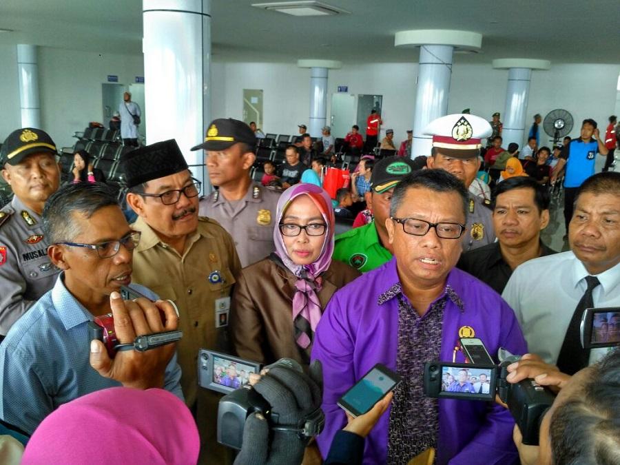 AC Tak Berfungsi, Calon Penumpang Kepanasan