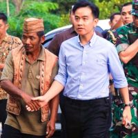 Gibran Datang Saat Kalsel Berjibaku dengan Karhutla dan ISPA