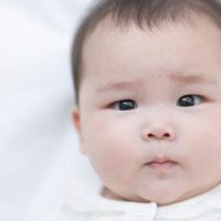  Dicolek Pakai Cabai Rawit, Bayi Bisa Jadi Punya Lesung Pipi?